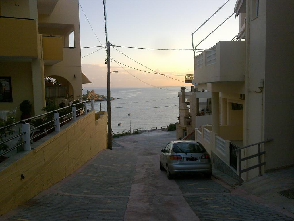 Mades Magic Place Agia Pelagia  Luaran gambar
