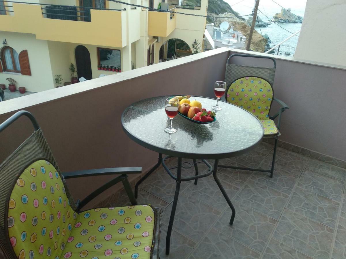 Mades Magic Place Agia Pelagia  Luaran gambar