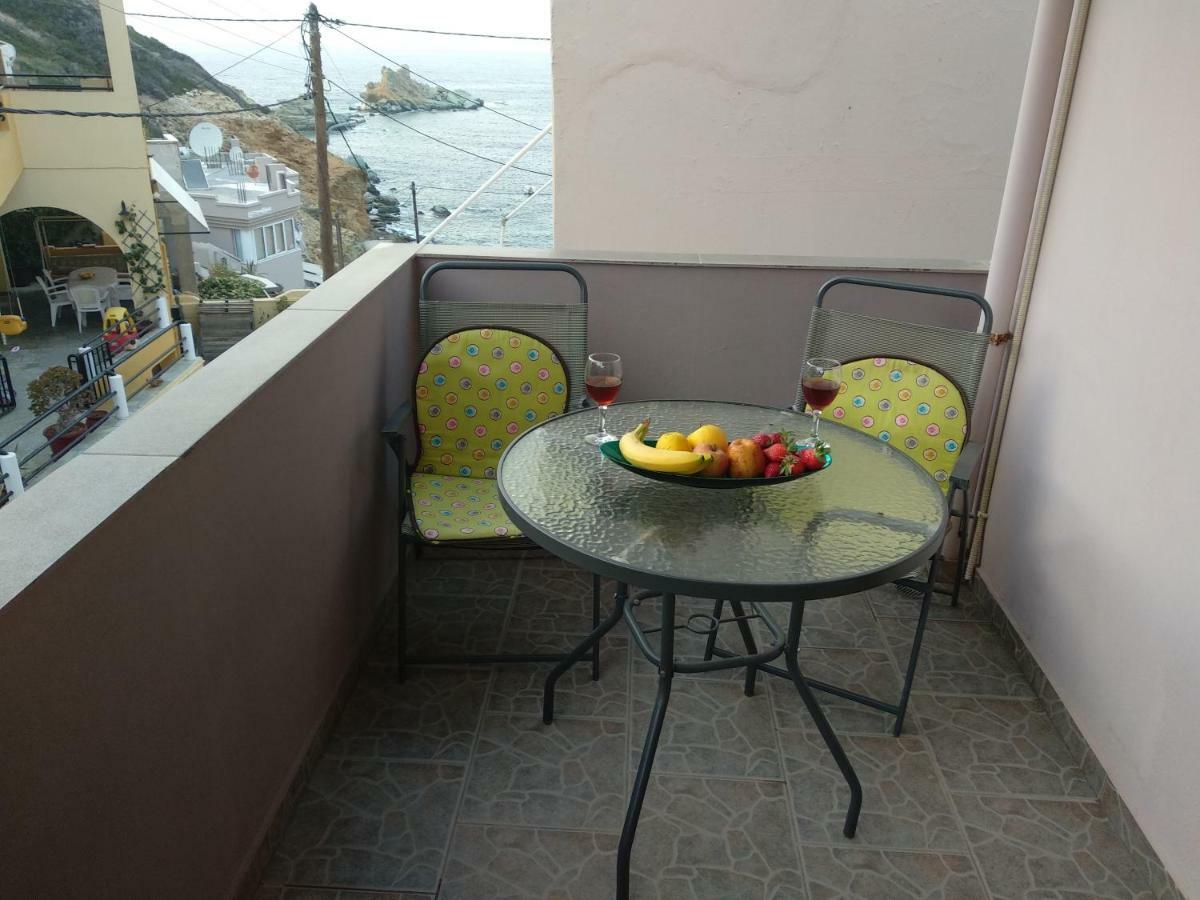 Mades Magic Place Agia Pelagia  Luaran gambar